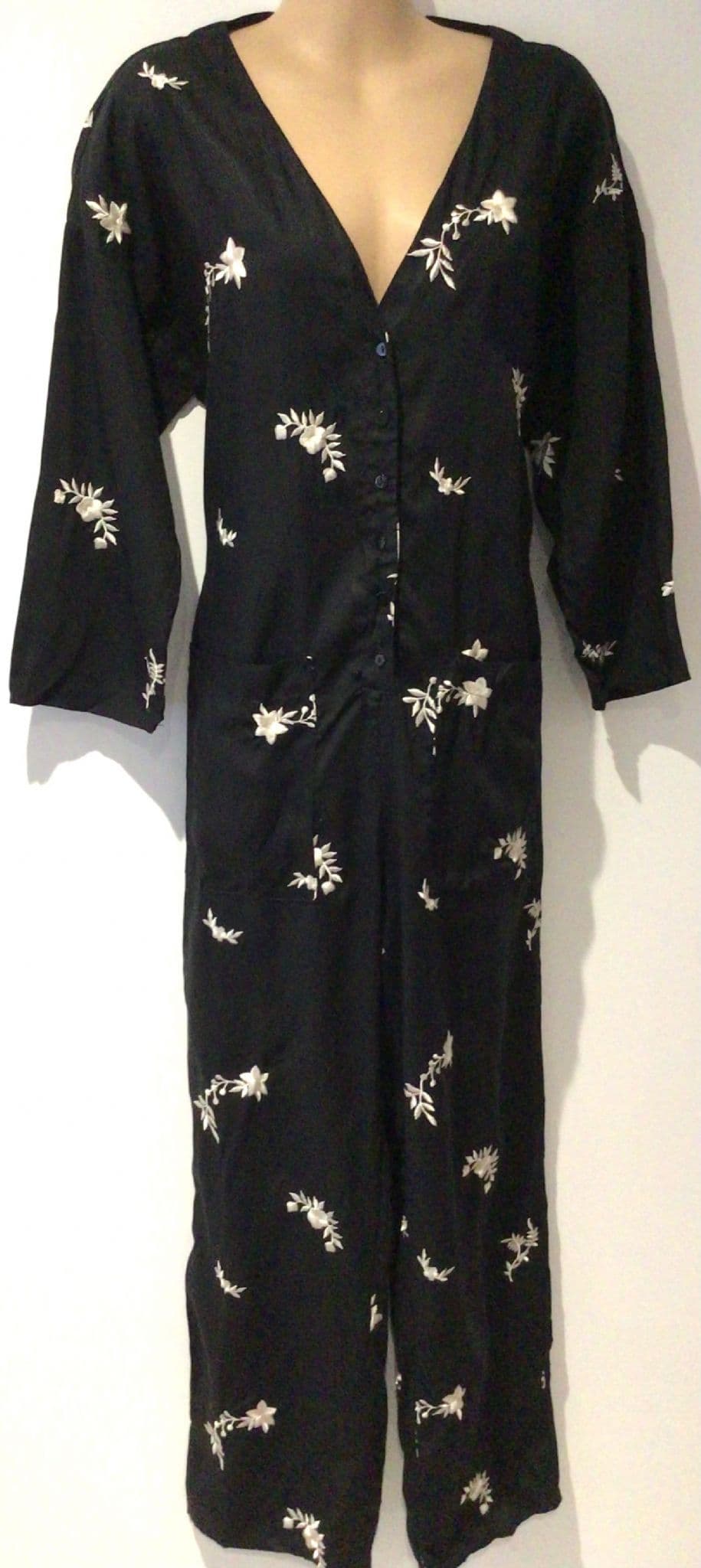 ZARA BLACK/WHITE EMBROIDERED BUTTON JUMPSUIT SIZE 10/12