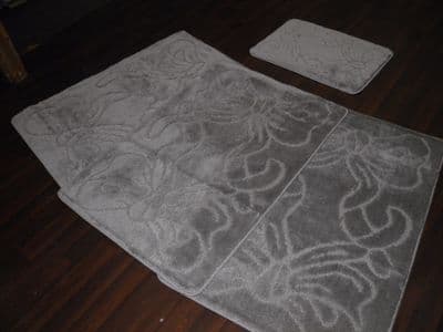 ROMANY WASHABLE TRAVELLERS MATS SET NON SLIP BOWS DESIGN SUPER THICK SILVER/GREY