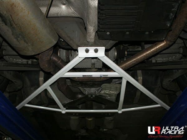 BMW Z4 E85 2.5 Ultra Racing Rear Lower Brace