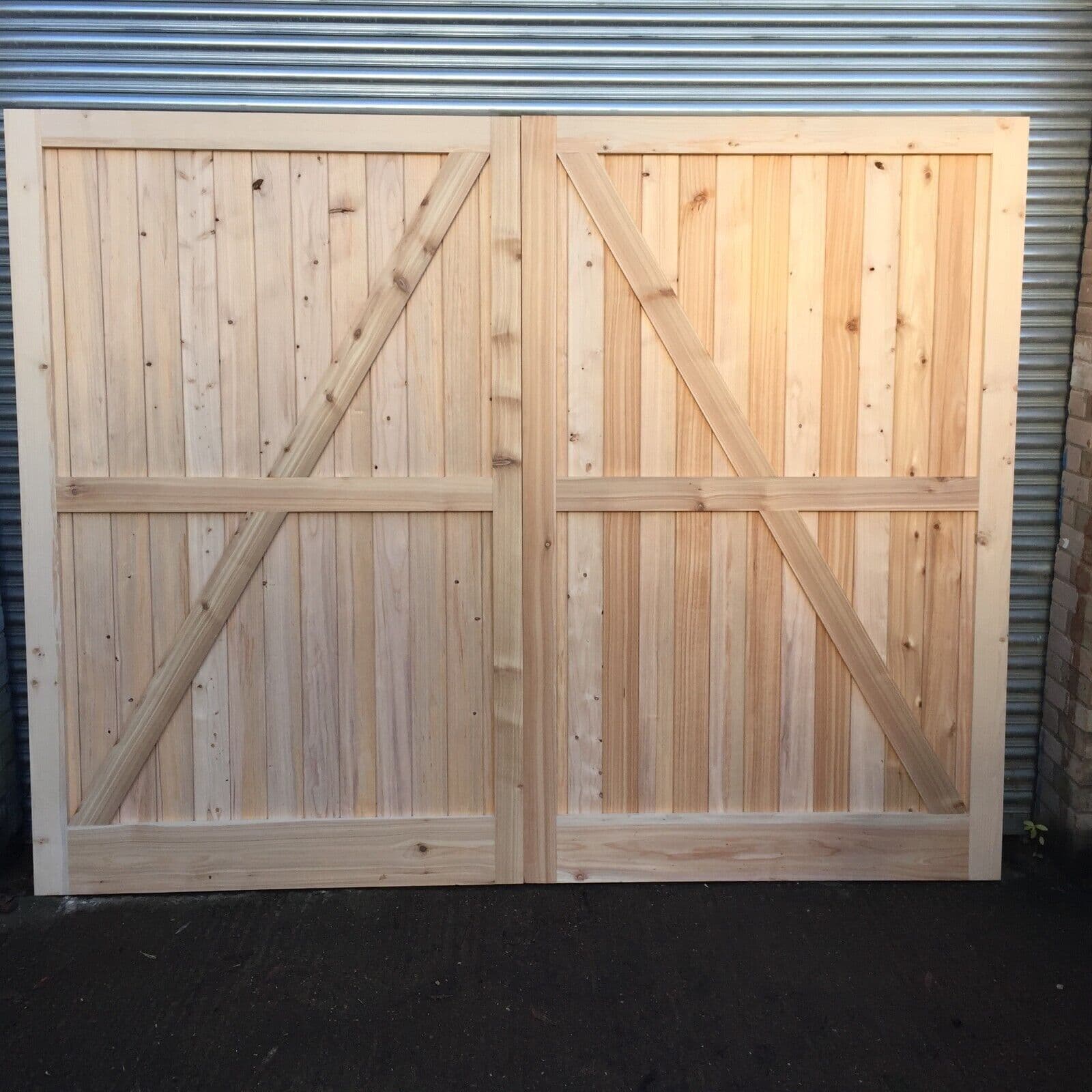 SIDE HUNG FULL BOARD HG CEDAR GARAGE DOORS + FRAME HEAVY DUTY