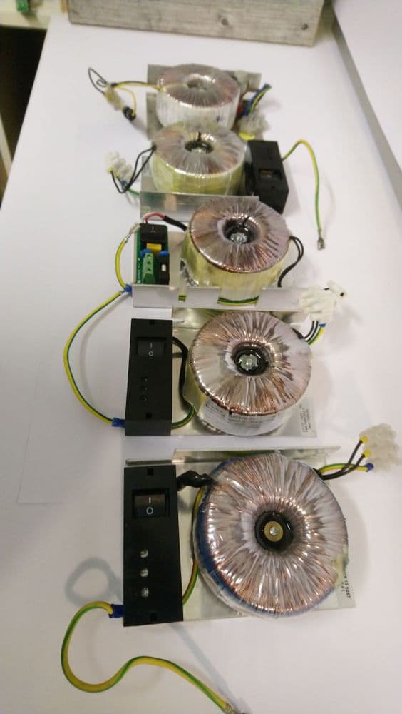 DCU101 / DCU110 Power Supply
