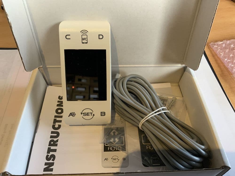 Label slim digital programmer/key switch