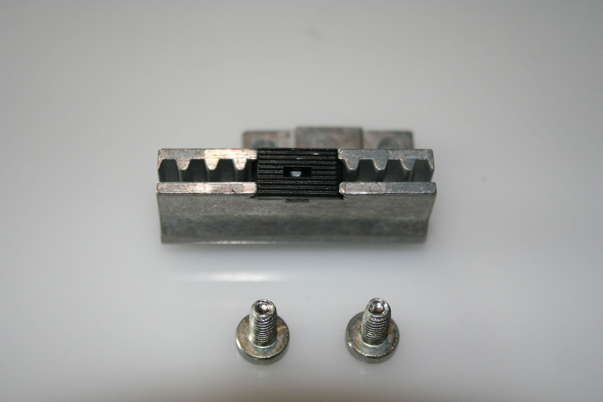 Tormax 2201 Belt bracket