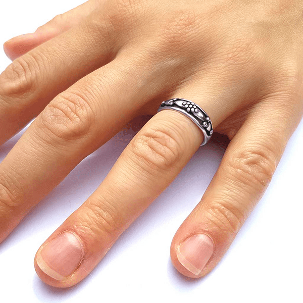 Sterling Silver Antique-Style Ring
