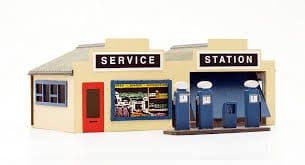 C032 Dapol OO Gauge Petrol Station Plastic Kit Not Painted