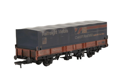 E87044 EFE OO BR SEA Wagon BR Railfreight Red with Hood (Revised) Weathered