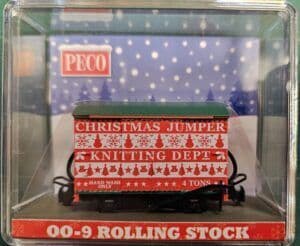GR911 Peco 009 Scale Christmas Box Van