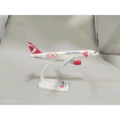 Premier Planes 1:200 Czech Airlines Airbus A320 Plastic Model Commercial