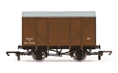 R60031 Hornby OO Gauge BR Mogo Vent Van DW105567 - Era 4