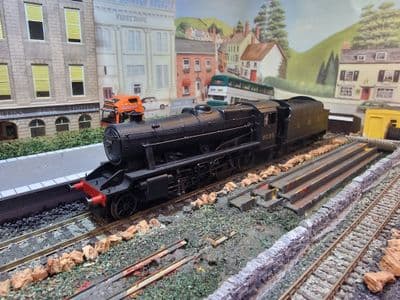 S/H HOR3565 Hornby OO Gauge Class 8F 8035 2-8-0 LMS - Boxed