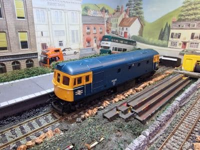 S/H LIM5114W Lima OO Gauge Class 33045 BR Blue - Boxed