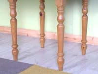 Small Round Pine Table | Second-Hand Pine Tables