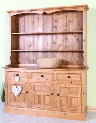 Second-Hand Pine Welsh Dressers Rustic Farmhouse Style Second-Hand Pine Welsh Dressers Rustic Farmhouse Style