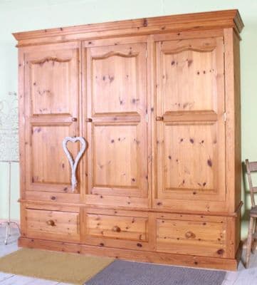 Large 3 Door Traditional Pine Farmhouse Wardrobe