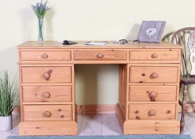 Pine Accountants Desk