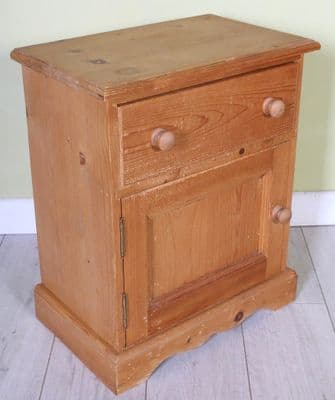 Pine Bedside
