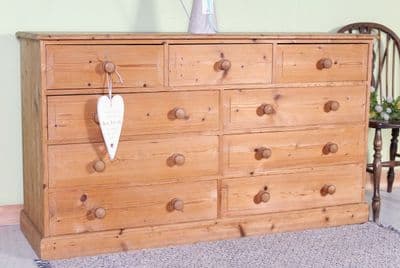 Second-Hand Pine Chest of Drawers – Rustic Farmhouse Style
