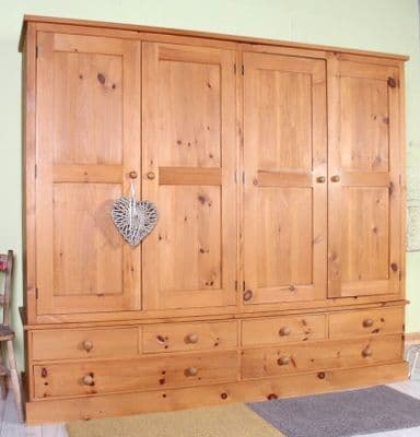 Traditional 4 Door Pine Wardrobe