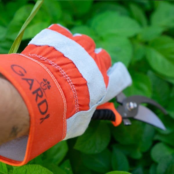 Gardi Orange Hand Held Pruning Secateurs with Locking Mechanism