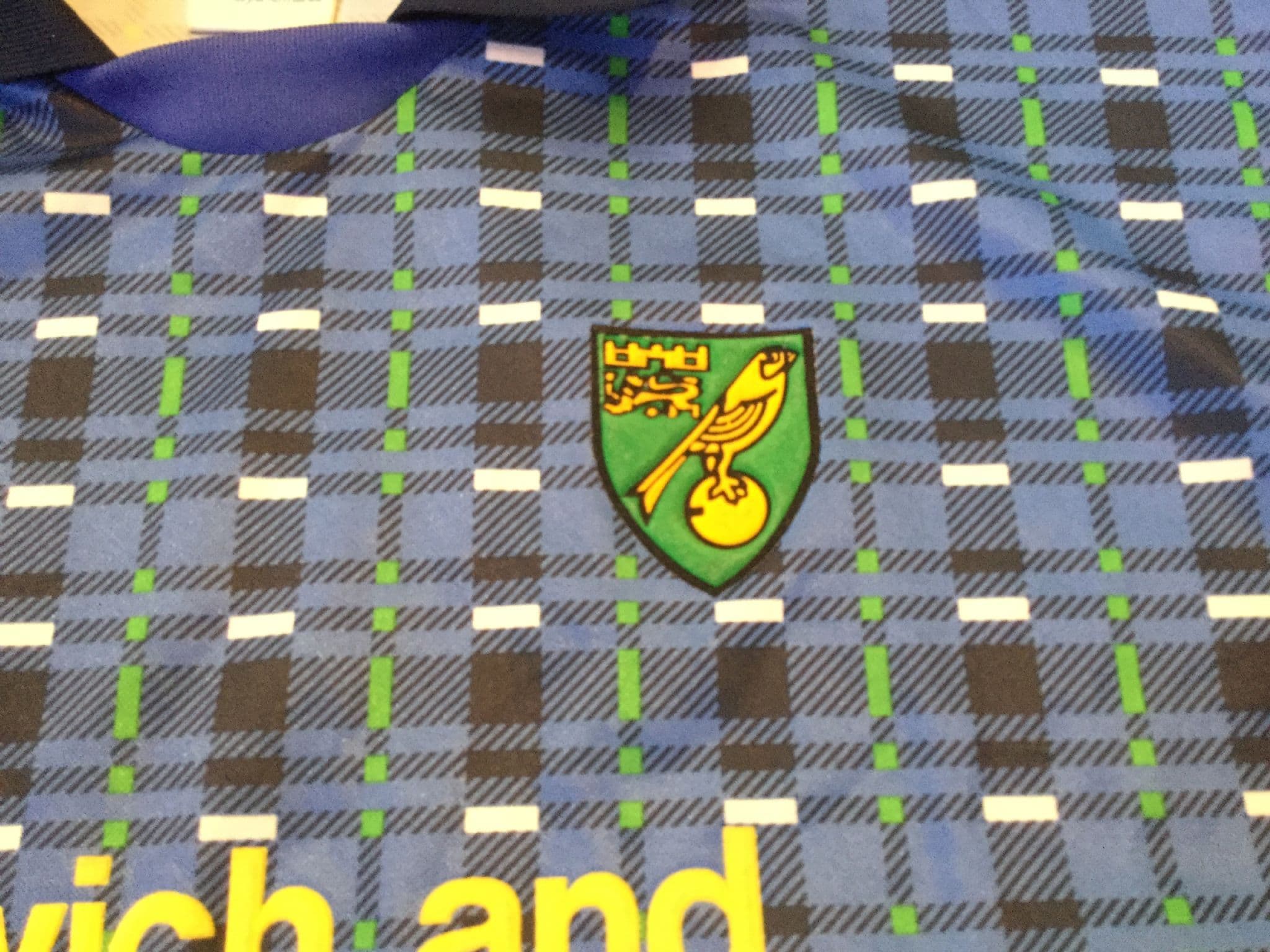 Maillot De Football Vintage Norwich City 1994-1996 - Taille 42/44 - Occasion (petit Trou)