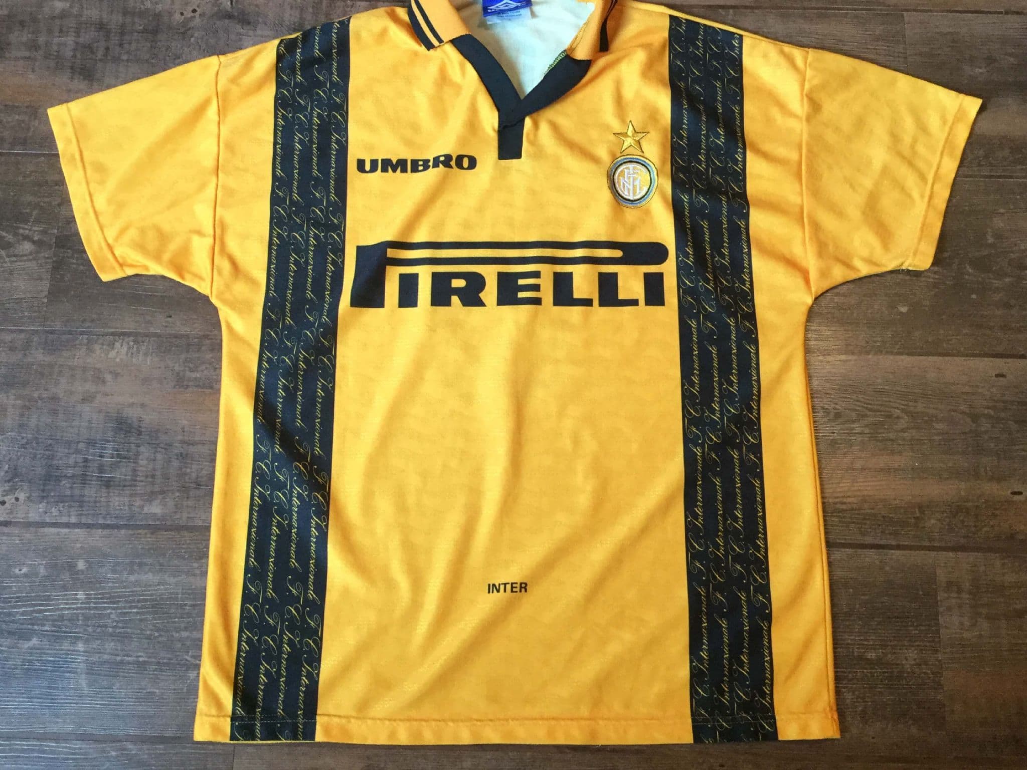 Maillot Inter Milan 1996-97 Zamorano Numéro 9 - Taille L Umbro - Occasion Vintage