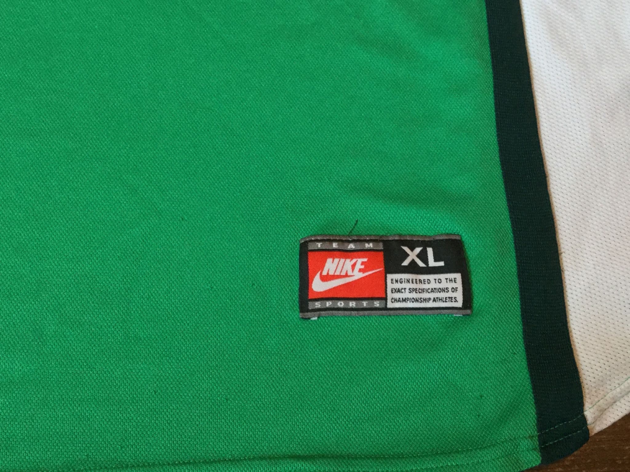 Maillots de foot vintage / rétro - The Football Market - Maillot rétro Belgique extérieur 2000-2001