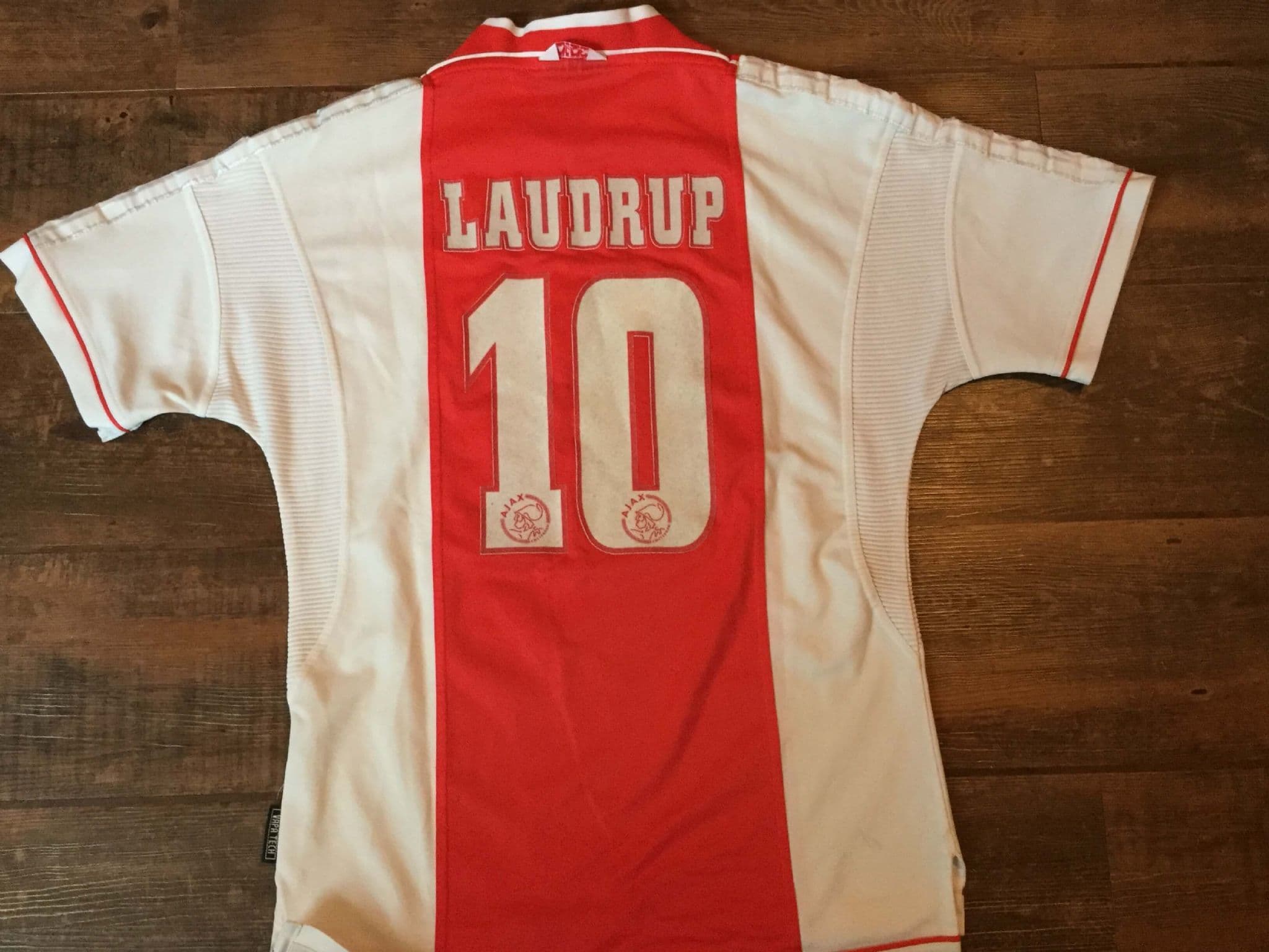 1999-2000-ajax-laudrup-home-