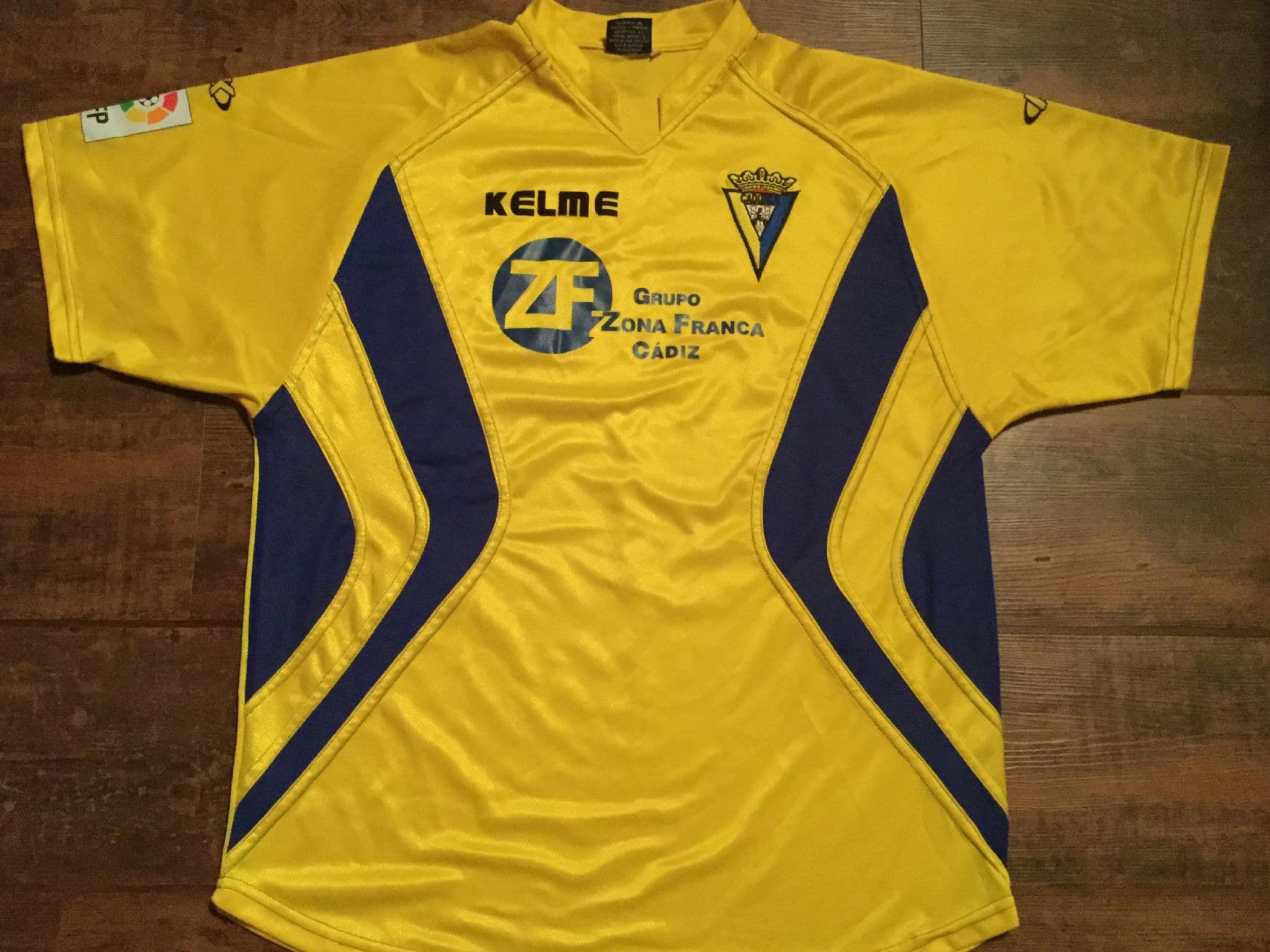 Global Classic Football Shirts | 2003 Cadiz Vintage Old Soccer Jerseys