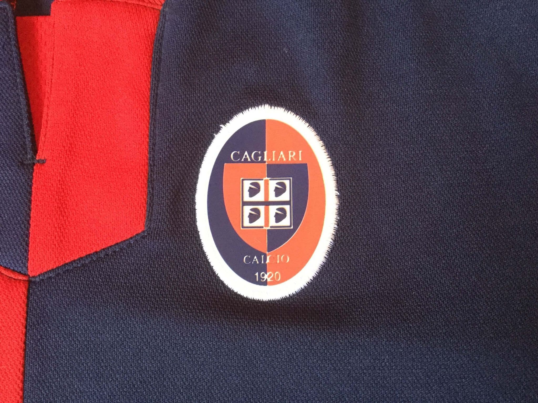 Global Classic Football Shirts | 2003 Cagliari Zola Vintage Old