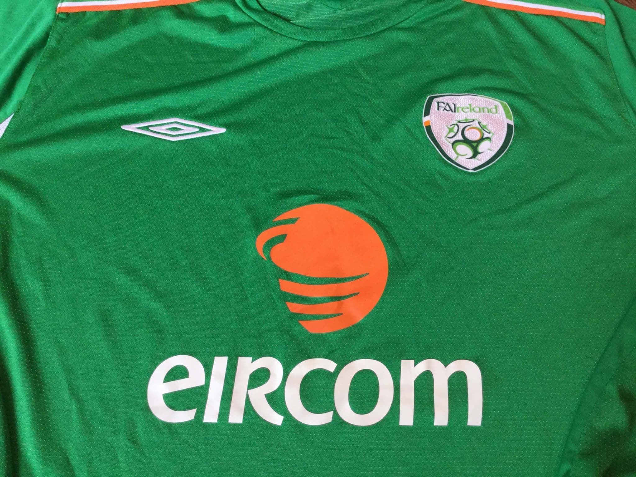 Global Classic Football Shirts | 2004 Ireland Old Vintage Soccer