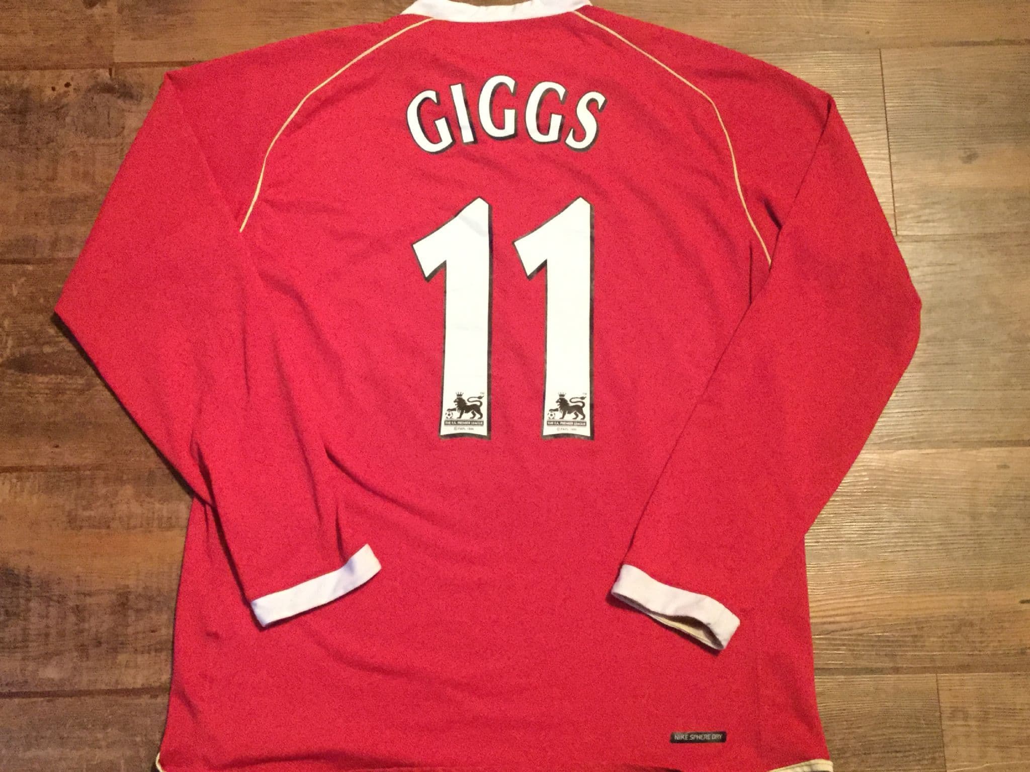Global Classic Football Shirts | 2006 Manchester United Vintage