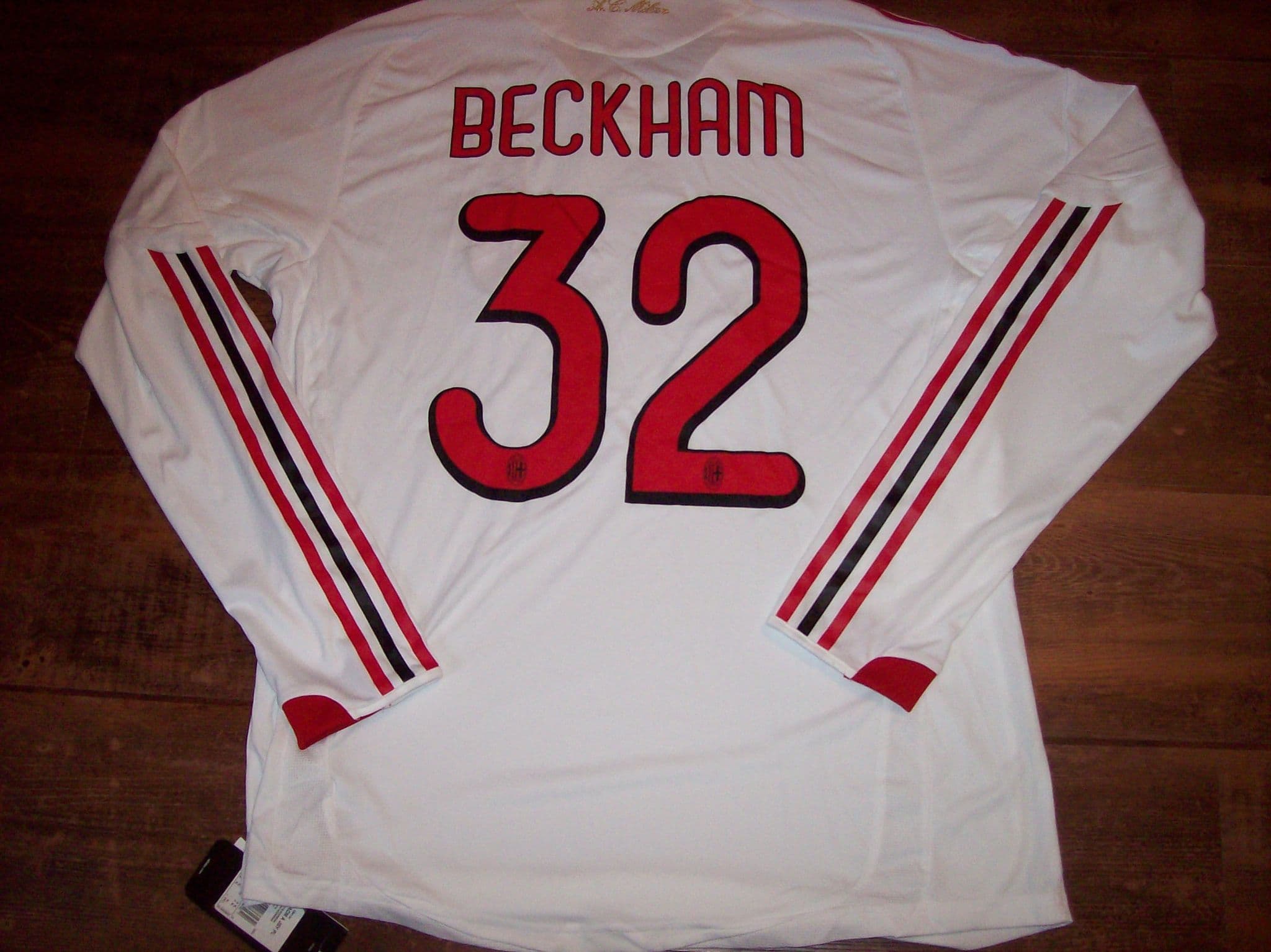 Global Classic Football Shirts | 2009 AC Milan Beckham Vintage Old
