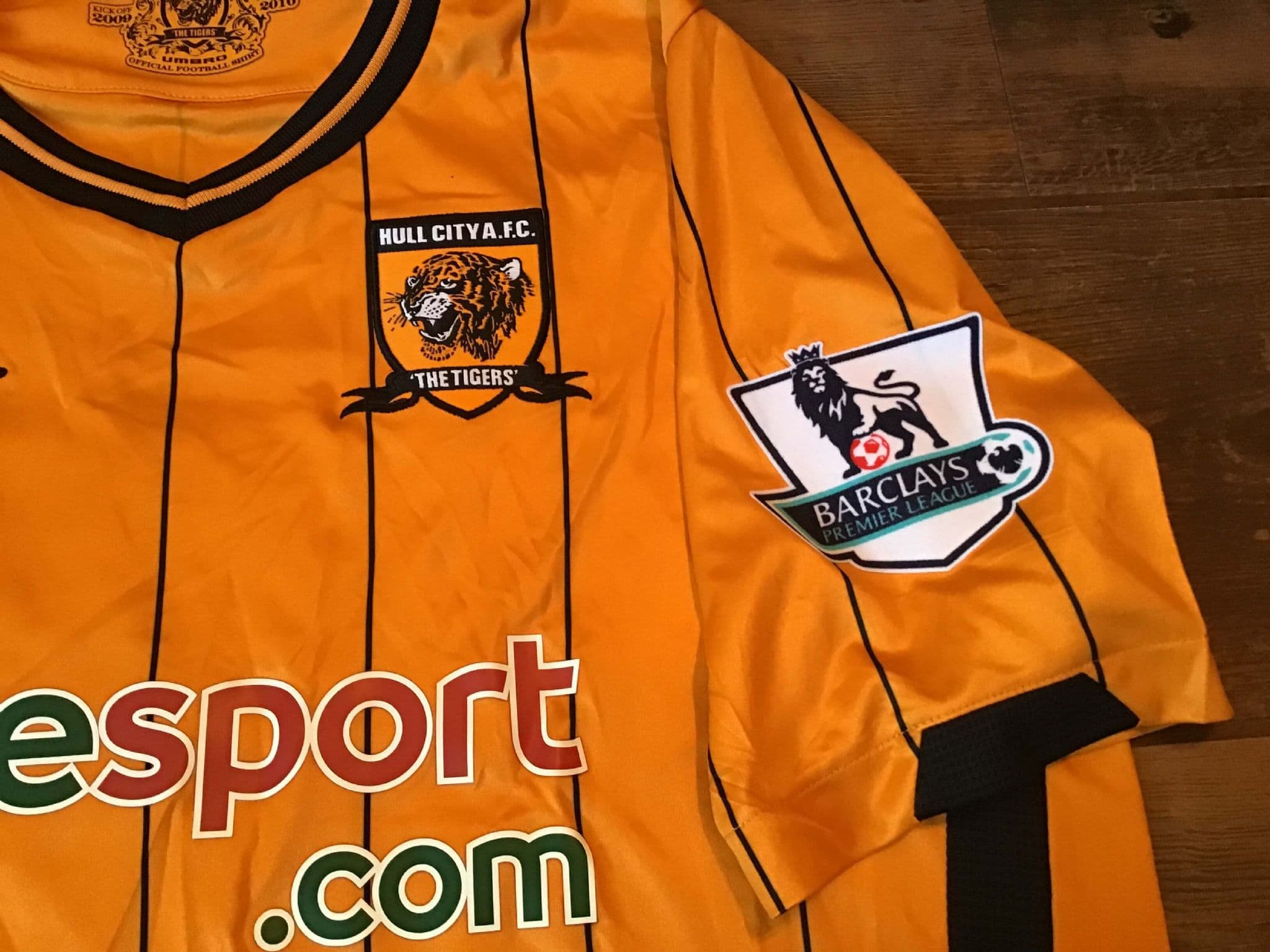 Maillot Domicile Hull City 2009/2010 - Umbro - Homme - Taille S - Très Bon état