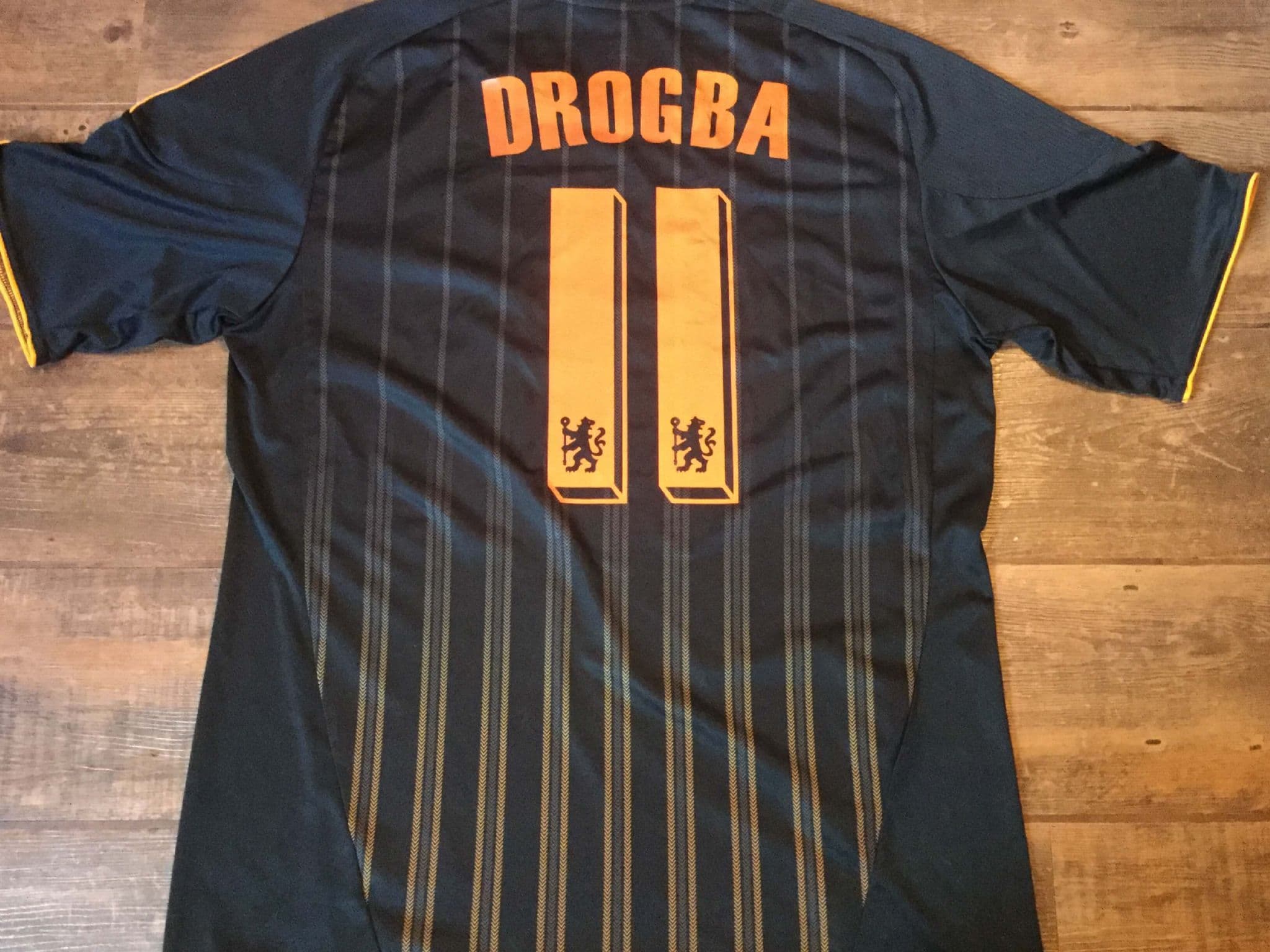 Global Classic Football Shirts | 2010 Chelsea Vintage Old Soccer