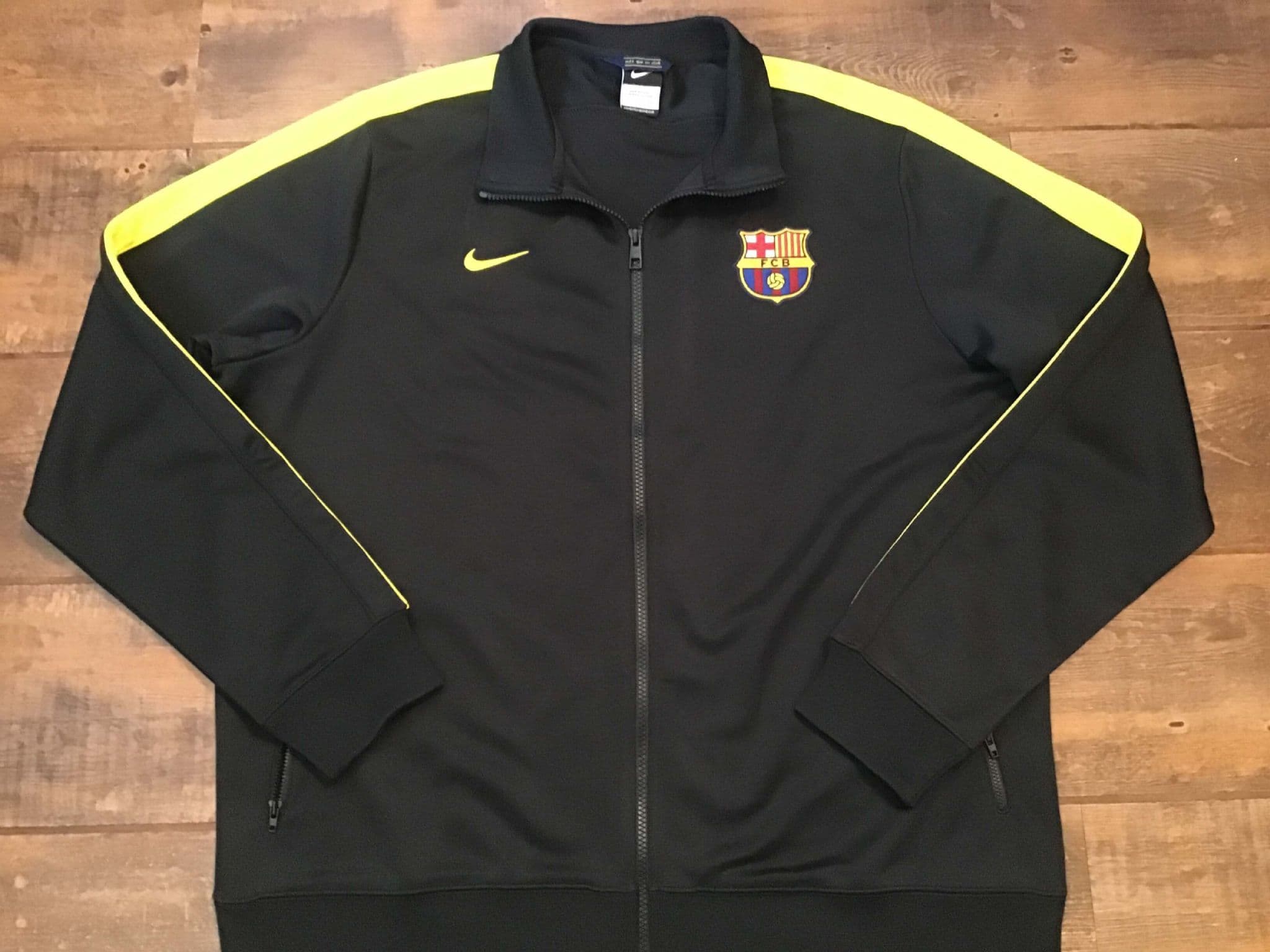 Classic Football Shirts | 2011 Barcelona Vintage Old Jerseys