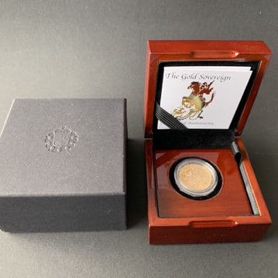 1966 Gold Sovereign coin  in a Luxury Wooden Case