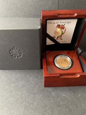 1978 Gold Sovereign coin  in a Luxury Wooden Case