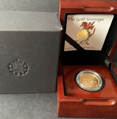 1982   Full Gold Sovereign In Luxury Case
