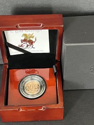 2022 Half Gold Bullion Sovereign in a  Luxury Wooden Case