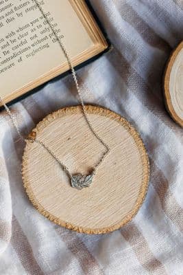 Alex Monroe | Little Feather Inline Necklace