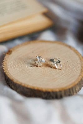 Alex Monroe | Lucky Clover Stud Earrings | Silver