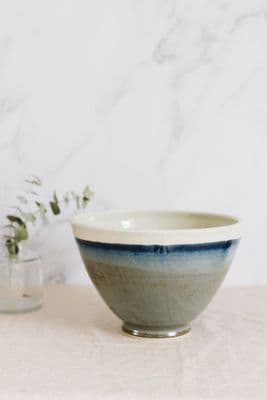 Alison Hanvey  | Medium Serving Bowl | Earth