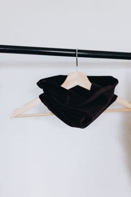 Avril Clarke | Raisin Snug Scarf