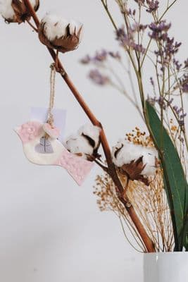 Helen Meuwissen | Pink Lovebird Decoration