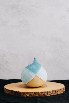 Kirsti Brown Ovrelapped Spherical Bottle | Medium