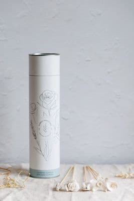 Purely Porcelain | Diffuser Flower Set | Country Garden