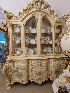 Cabinets & Cupboards