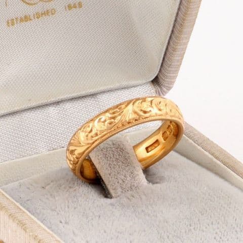 Antique Solid 22Ct Gold 8.5g Floral Engraved Patterned Wedding Ring / Band