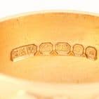 Vintage 18Ct Gold Floral Embossed Patterned Wedding Ring / Band
