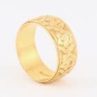 Vintage  18Ct Gold Floral Embossed Patterned Wedding Ring / Band